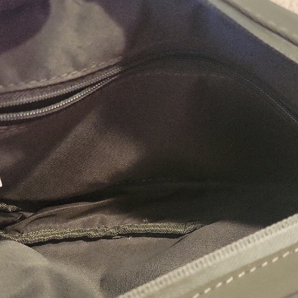 OBE Green Woman's Waist Pack NWOT - Picture 2 of 6